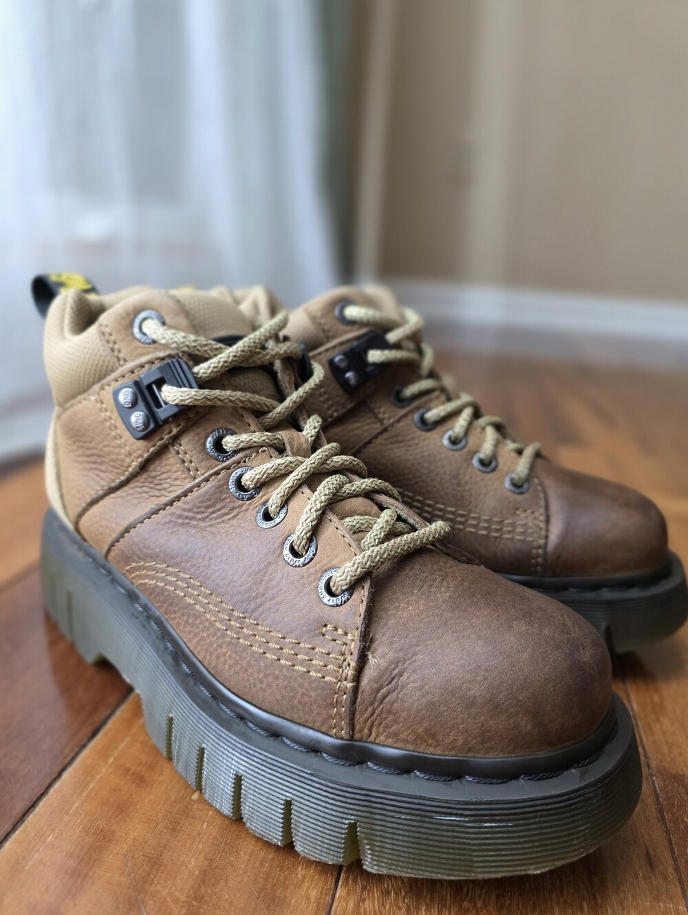 Dr. Martens Woodard Hiker Women's 8 Brown Leather Chunky Lug Sole Hiking Boots